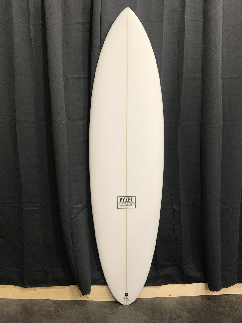 Pyzel Surfboards - MID LENGHT CRISIS